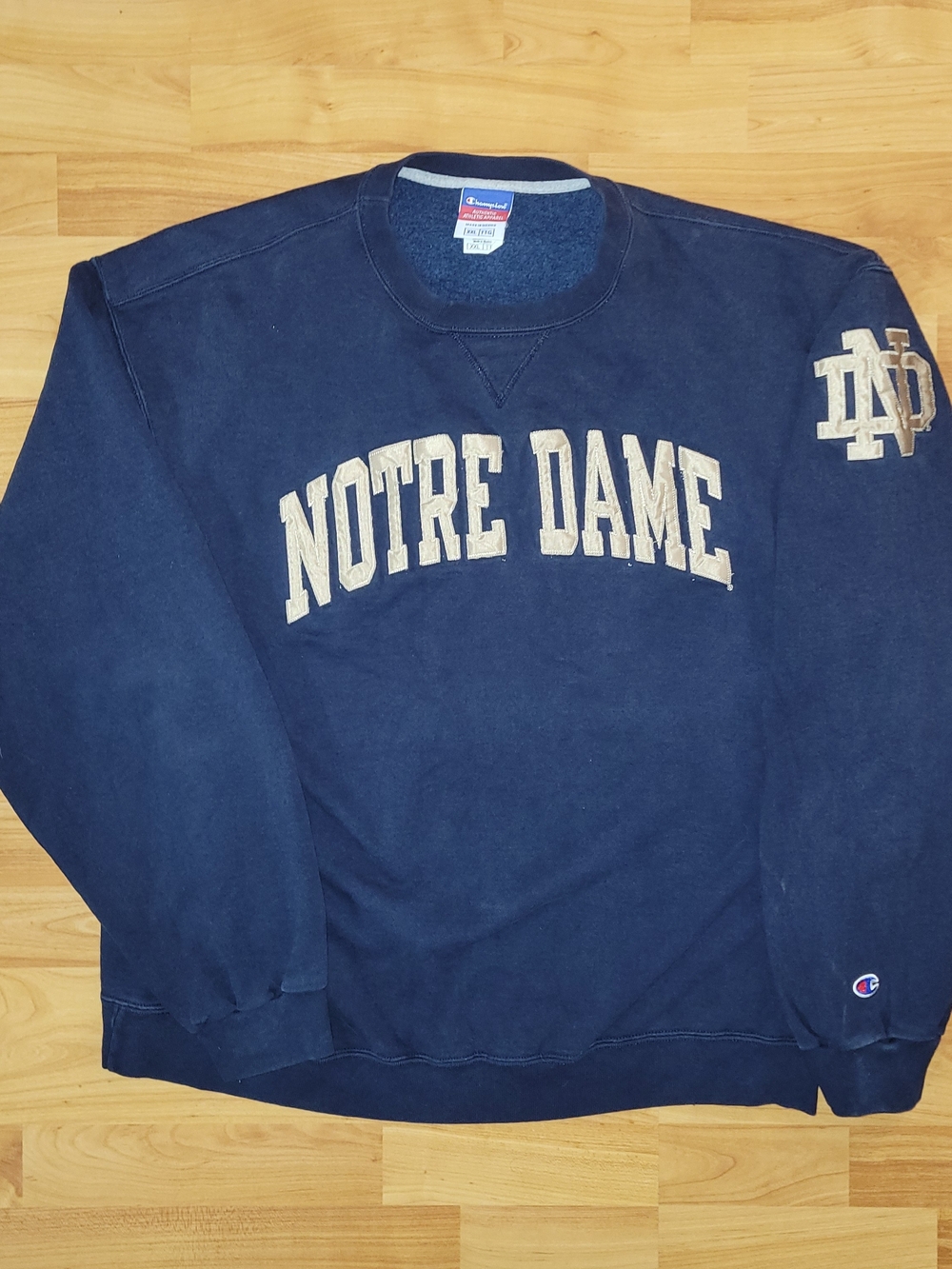 Vintage Champion Notre Dame 2XL Navy Blue Crewneck Longsleeve Sweatshirt Stitchd